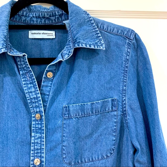 ✨ Chambray Denim Button Down Shirt - S - Picture 5 of 13